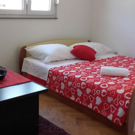 Apartment Max Omiš Exterior foto